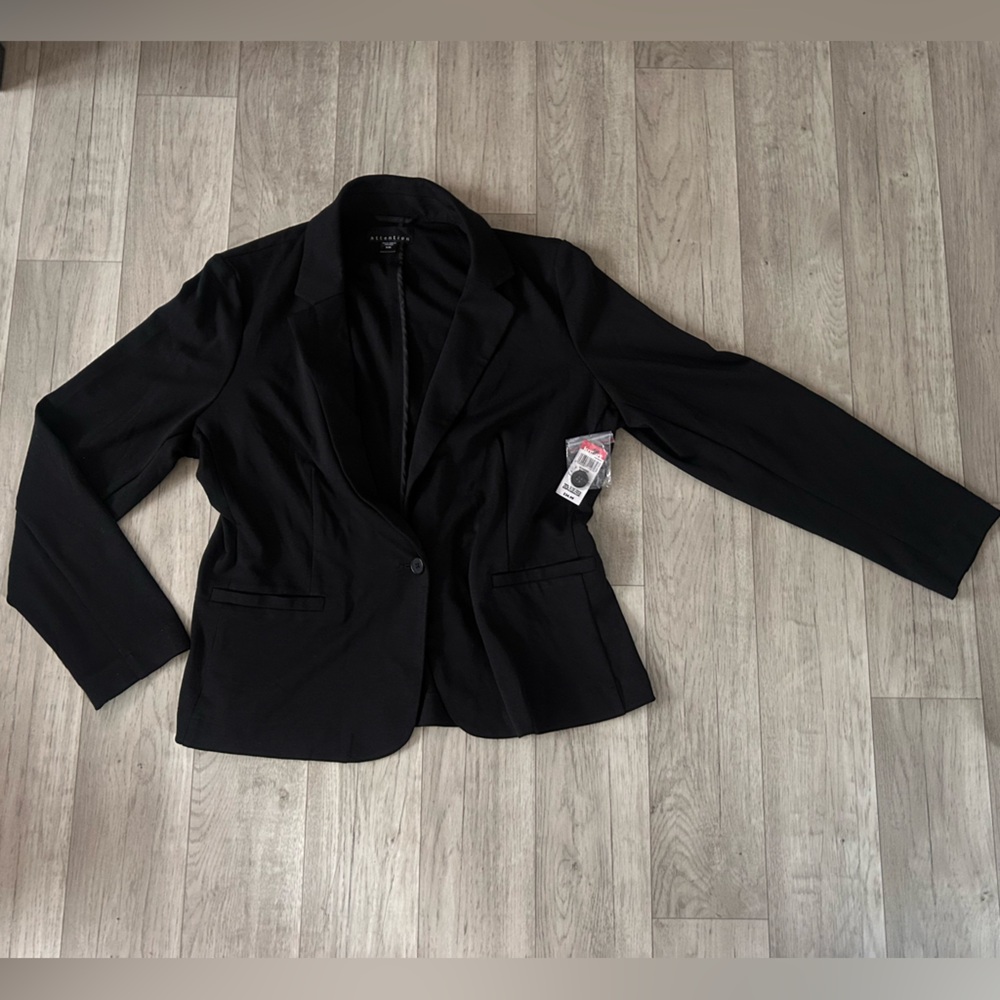 Attention black blazer